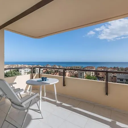 Charming With Sea Views Апартаменты