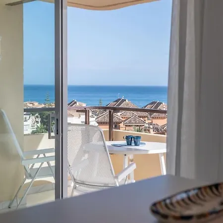 Charming With Sea Views Апартаменты *