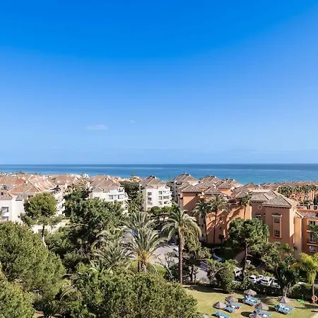 Апартаменты Charming With Sea Views *