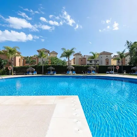 Charming With Sea Views Апартаменты