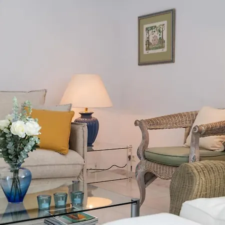 Charming With Sea Views Апартаменты *