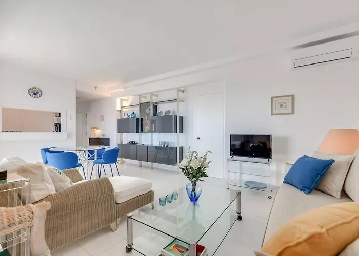 Charming With Sea Views Apartament *